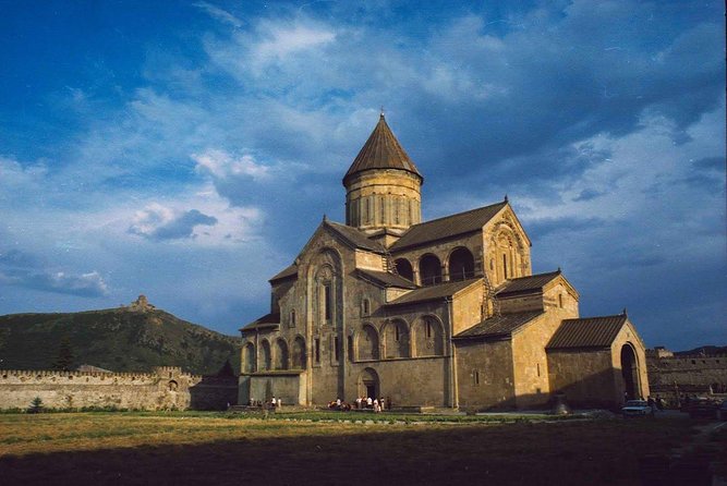 2-Day Private Tour to Kazbegi from Tbilisi - Crossing Jvari Pass into Kazbegi