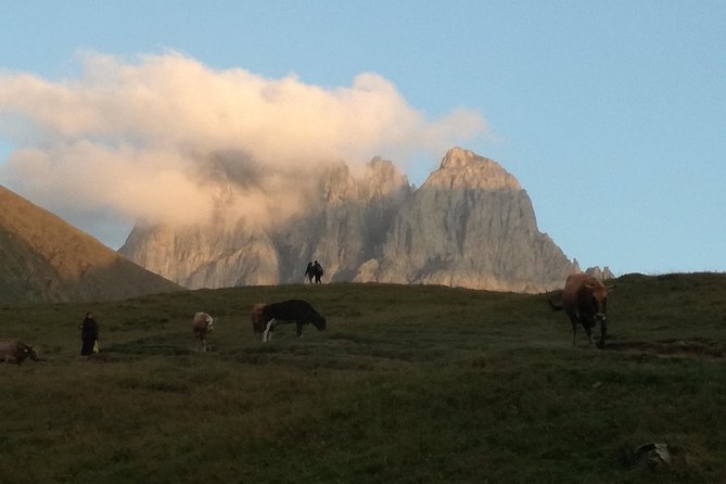 3-Day Hiking Group Tour in Kazbegi - The guide can make or break the experience
