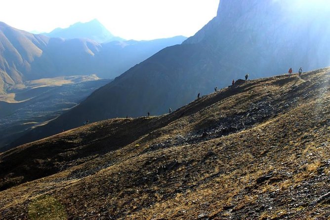 3-Day Hiking Group Tour in Kazbegi - Who should book this Kazbegi hiking tour