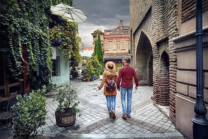 4 Group Tours Including Airport Transfers - Who Should Book This Four-Day Route?