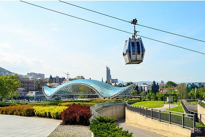 4 Group Tours Including Airport Transfers - Should You Book It?