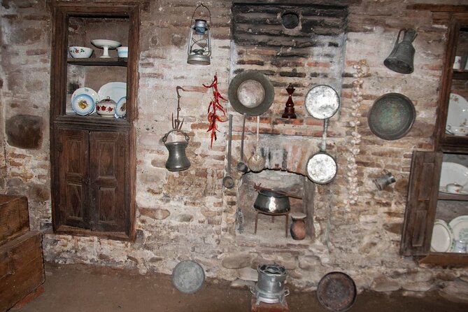 A day tour to Kakheti region/wine/culture/history and gastro tour - Walking Sighnaghi, the City of Love