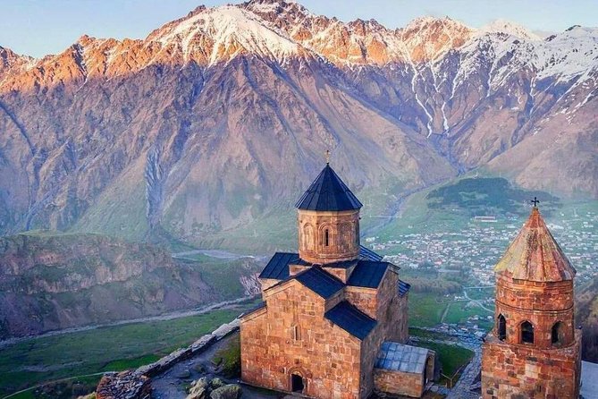 Adventure in Caucasus – Private Tour to Jinvali, Ananuri, Gudauri, Kazbegi - Jinvali Reservoir: an easy first stop from Tbilisi