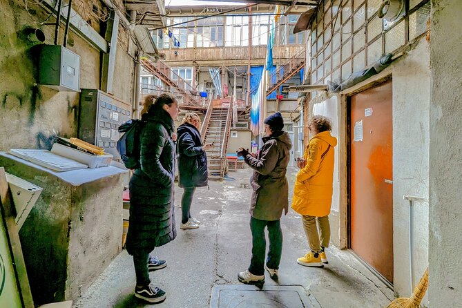 Alternative walking tour New Tiflis and backstreets - Key points at a glance