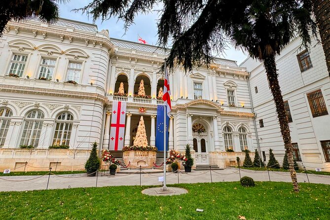 Alternative walking tour New Tiflis and backstreets - Marjanishvili Theatre and the final square