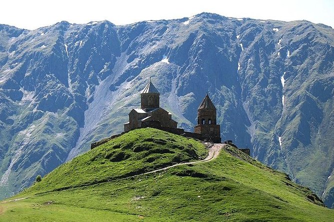 Caucasus mountains full day Private Tour Ananuri-Gudauri-Kazbegi - Stepantsminda and the climb to Gergeti