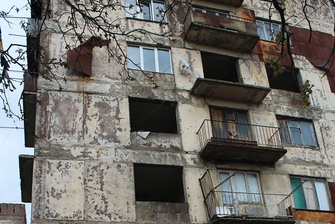 Chiatura. Soviet Past in the present. + Katskhi pillar - Why Chiatura makes such a memorable day trip