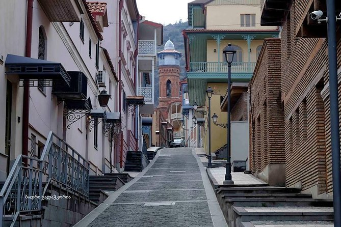 Classic Tbilisi Walking Tour - Abanotubani, Meidan Square, and the sulfur baths