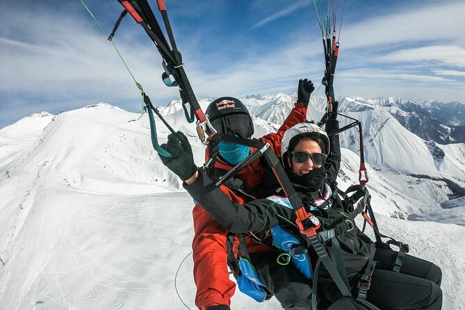 Cloudbase Paragliding in Gudauri, Georgia - The free GoPro video adds real value