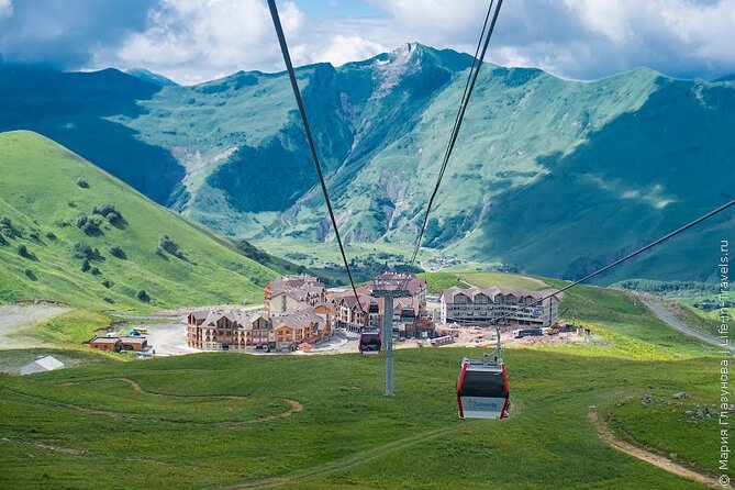 Day Tour Tbilisi – Ananuri – Kazbegi – Tbilisi - Ananuri Fortress and its churches above the water