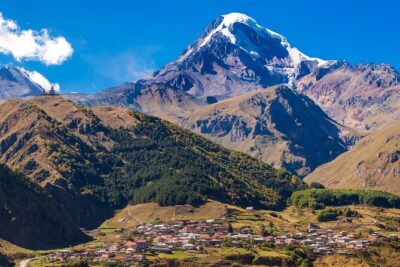 Day Trip to Gudauri and Kazbegi Including 4WD