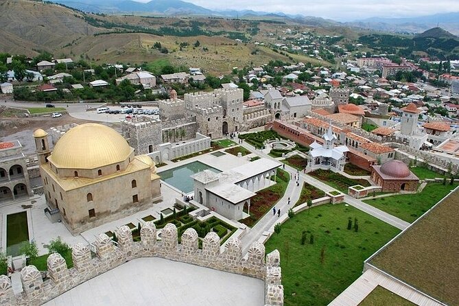 Full Day Private Tour in Vardzia, Rabati and Borjomi with Guide - Rabati Castle brings several traditions together