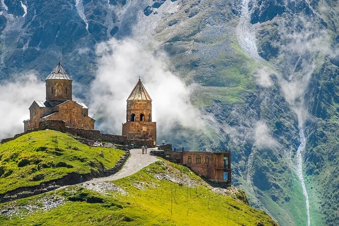 Full-day Tour in Tbilisi, Anauri, Gudauri, and Kazbegi - Pasanauri and the meeting of the Aragvi rivers
