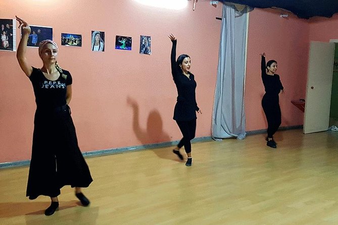 Georgian Dance Class in Tbilisi, Georgia - The private format and group value