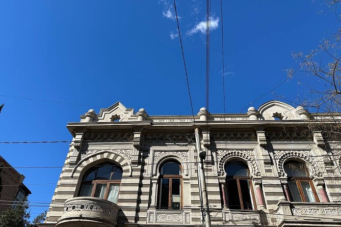 Jewish Heritage Walking Tour with Kosher Wine Tasting - Timing, meeting point, and practical planning