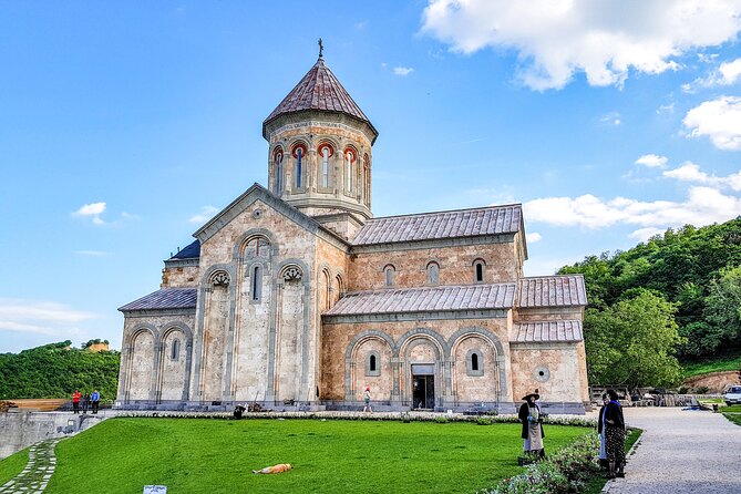 Kakheti Wine Tour for beginners - 3 wineries - Badiauri bread, cheese, and a taste of village life