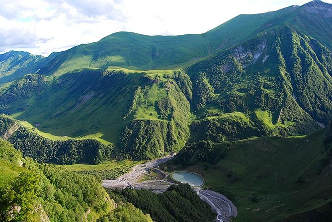 Kazbegi Adventure - Private Day Trip From Tbilisi with a Dinner + Masterclass - Ananuri Fortress and its Aragvi setting
