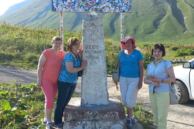 Kazbegi Day Tour with Guide - Jinvali Reservoir and Ananuri Fortress