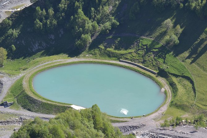 Kazbegi, Gergeti and Ananuri Full Day Tour from Tbilisi - Mineral springs and travertine formations