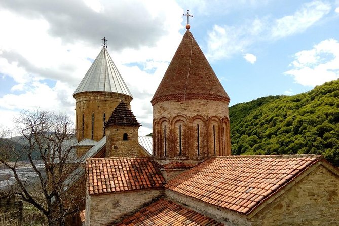 KAZBEGI & GUDAURI Day Tour from Kutaisi - Why this Kutaisi to Kazbegi route takes all day