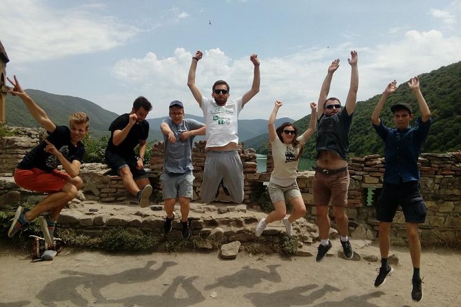 KAZBEGI & GUDAURI Day Tour from Kutaisi - What the guide and vehicle add