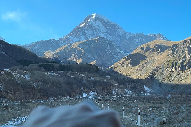 Kazbegi & Gudauri group tour from Tbilisi - What the guide and driver add to the day
