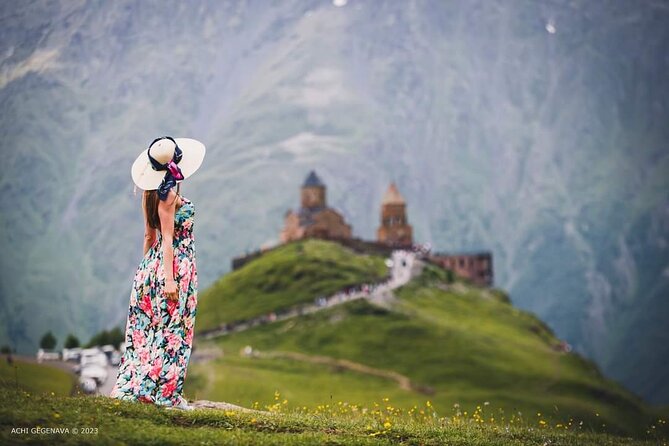 Kazbegi • Gudauri - private day trip to Mountains - Ananuri Fortress and the water below