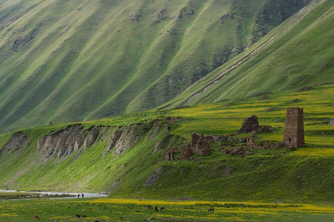 Kazbegi - One Day Private Trekking Tour to Truso Valley - From Stepantsminda to Okrokana by private 4x4