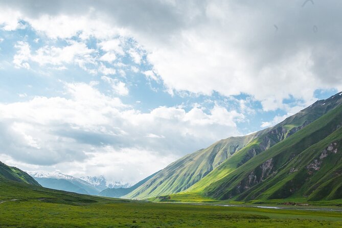 Kazbegi - One Day Private Trekking Tour to Truso Valley - What to pack for a changeable mountain day