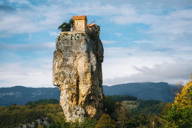 Kutaisi: Chiatura Cable Cars & Katskhi Pillar Guided Tour - Why this Kutaisi day trip feels different