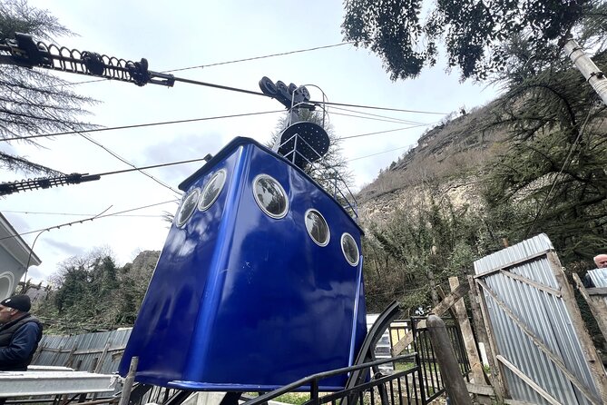 Kutaisi: Chiatura Cable Cars & Katskhi Pillar Guided Tour - Katskhi Pillar, a church above the road