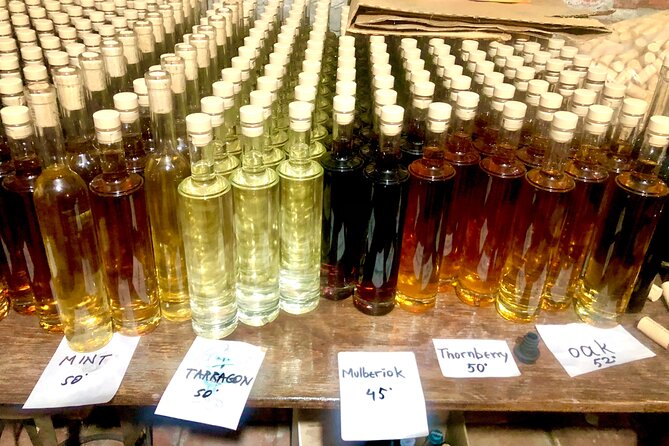 Natural Wine Tour to Kartli region, lunch & wine tasting at Andro Barnovi - Lunch in a hut or beside the fire