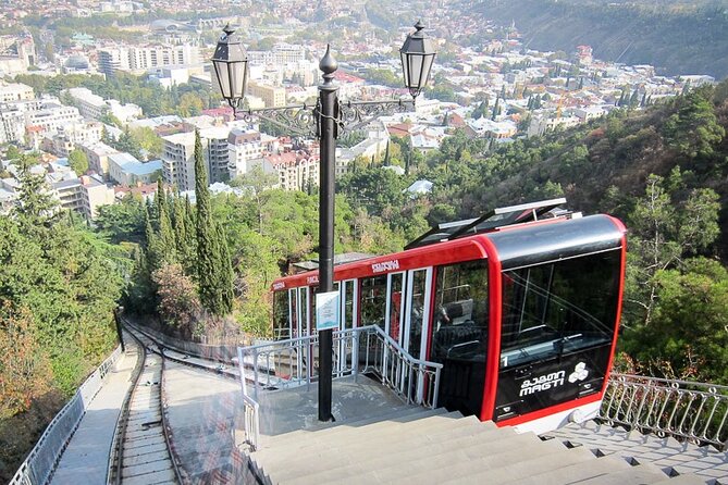 Panoramic city tour Tbilisi - Svanetian towers and the Sololaki district