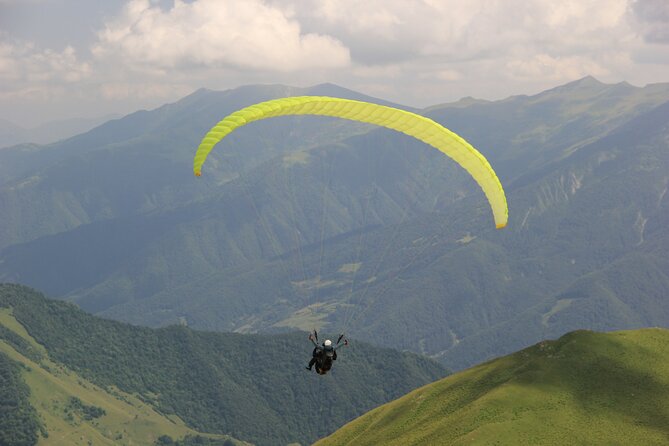 Paragliding tandem flights in Georgia - The Personal Touch of the Pilots