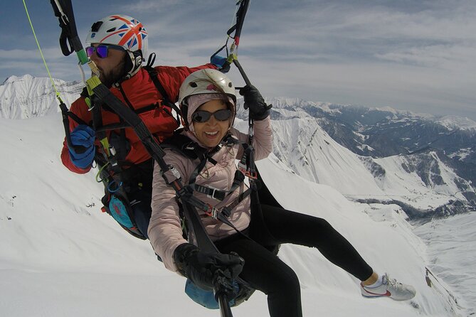 Paragliding tandem flights in Georgia - Who Should Book This Gudauri Flight?