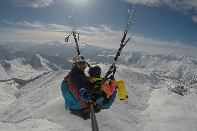 Paragliding tandem flights in Georgia - What the 40-Minute Flight Feels Like