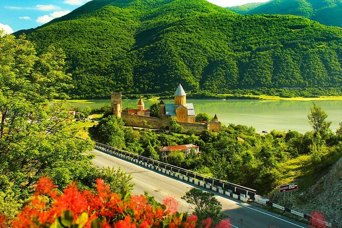 Private day Tour from Tbilisi to Kazbegi and Gudauri - Jinvali Reservoir: a short stop with a big view