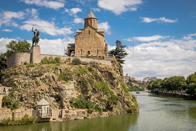 Private Day Tour - Old Town Tbilisi - Metekhi Church above the Mtkvari River