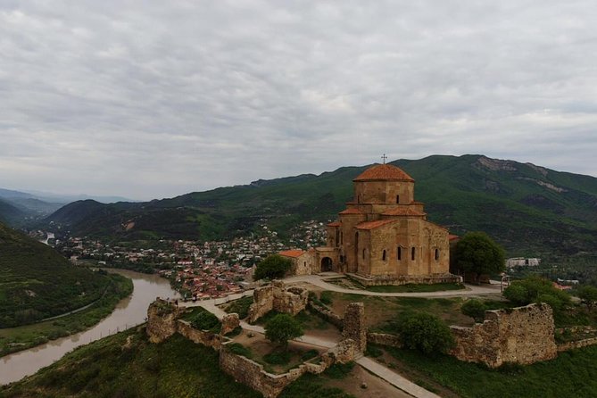 Private Day Trip to Gudauri and Kazbegi from Tbilisi via Jvari and Mtskheta - Gudauri, Cross Pass, and the Friendship Monument