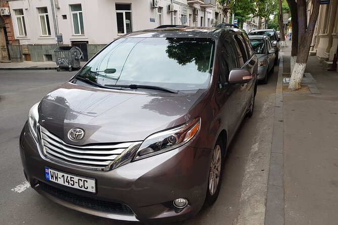 Private Departure Transfer: from Tbilisi Hotel to Tbilisi Airport - A Direct Ride From Central Tbilisi to the Airport