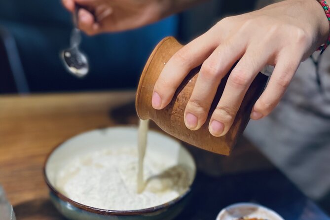 Small-Group Khinkali and Khachapuri Cooking Class in Tbilisi - The teaching style and the social side