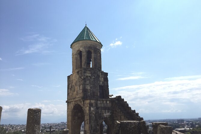 Small group tour to Kutaisi monasteries: Gelati, Motsameta and Bagrati. - The guide and driver make the short schedule work