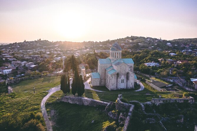 Small group tour to Kutaisi monasteries: Gelati, Motsameta and Bagrati. - Practical details that affect your day