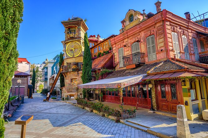 Tbilisi City Tour with Street Photography - What the private vehicle changes