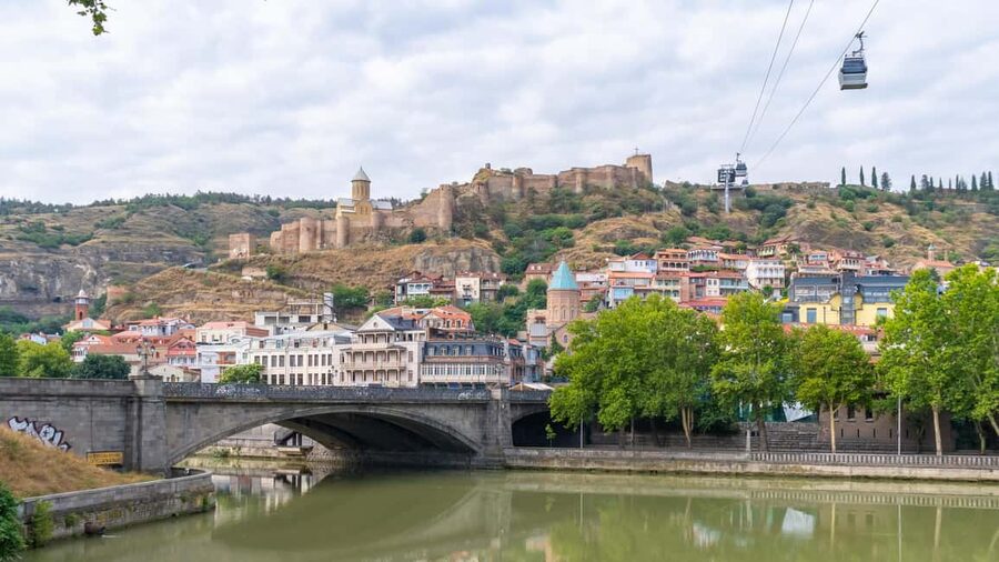 Tbilisi: Old and New City Guided Tour with 2 Cable Car Rides - Narikala and Mother of Georgia from the hillside
