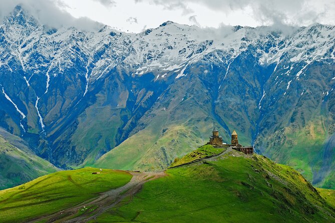 Tbilisi to Kazbegi, Gudauri, and Ananuri Day Tour - Guides, language, and the group experience
