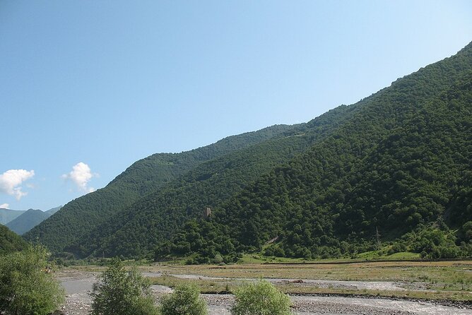 Tbilisi to Kazbegi, Gudauri, and Ananuri Day Tour - Ananuri Castle, towers, churches, and reservoir views