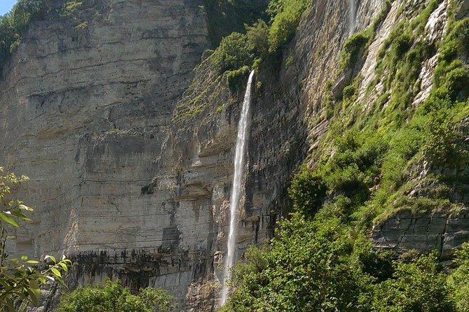 The Best of Georgia 7 Days Private Jeep Tour from Tbilisi - Day 2: Khertvisi Fortress and Vardzia’s cliffside rooms