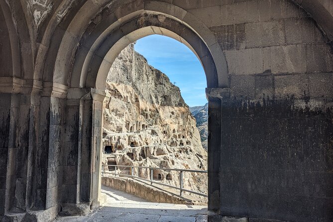 Vardzia. Lake Paravani, Khertvisi & Lomisa castle, Rabati - Why Vardzia is worth a four-hour drive