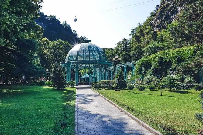 Vardzia, Rabati, and Borjomi Ancient Georgia Group Tour - Rabati Castle and its unusual mix of faiths